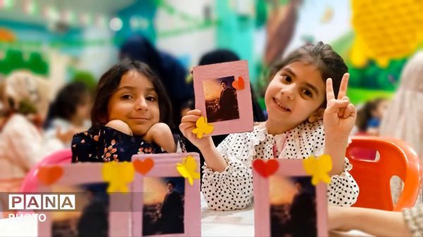مراسم سالگرد شهید رئیسی در هیات دخترانه «زیر گنبد طلا»