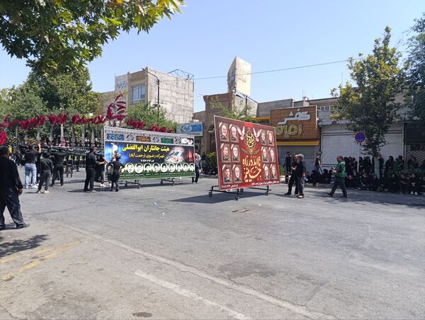 عزاداری ظهر  عاشورا در خیابان‌های شهر نیشابور 