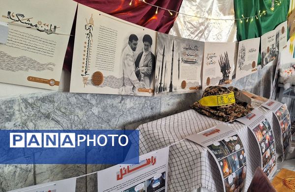 آماده سازی فضای آموزشگاه به مناسبت روز پیروزی انقلاب اسلامی 