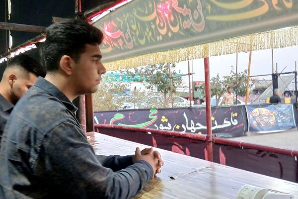 برپایی موکب «عشاق الحسین(ع)» سازمان دانش‌آموزی شهرستانهای تهران در مسیر زائران اربعین