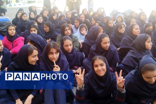 دانش‌آموزان با دستان خود، اسرار علم را گشودند