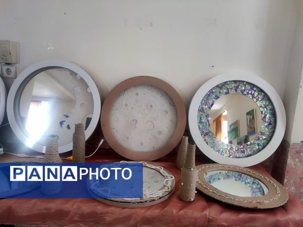 نمایشگاه دست‌سازه‌های دانش‌آموزی در پارسیان