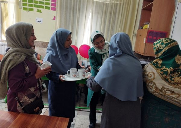 برگزاری جشن و تقدیر از معلمان در دبستان امامت یک