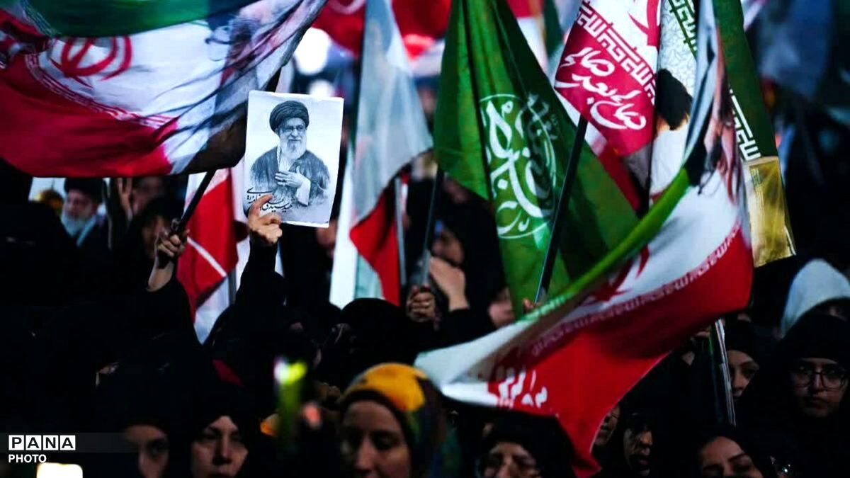 رزاقی نیا: قهرمان این شب‌ها مردم هستند، در جام جهانی بهترین نتیجه را می‌گیریم