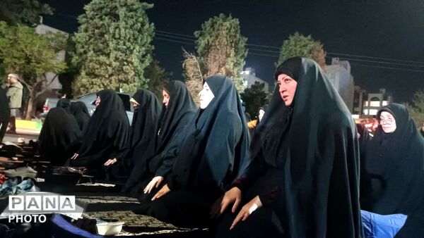 نماز استغاثه به امام زمان عجل الله تعالی فرجه الشریف در خیابان های مشهد
