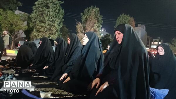 نماز استغاثه به امام زمان عجل الله تعالی فرجه الشریف در خیابان های مشهد