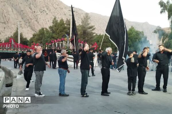نوجوانان زرقانی؛ پرچم‌داران کوچک عزای حسینی