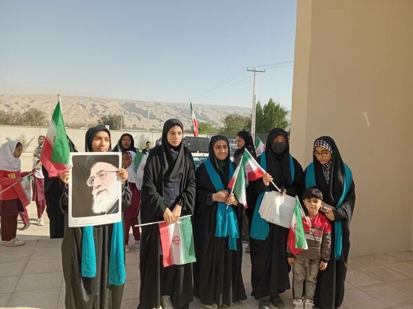 جشن پیروزی انقلاب در فین