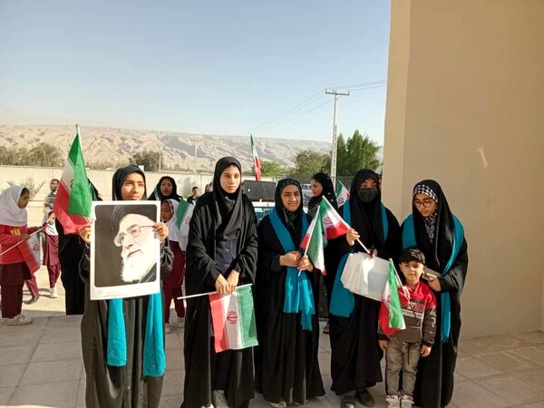 جشن پیروزی انقلاب در فین