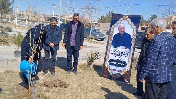 درختکاری به یاد زنده یاد حاج حسن نوربخش حبیب آبادی