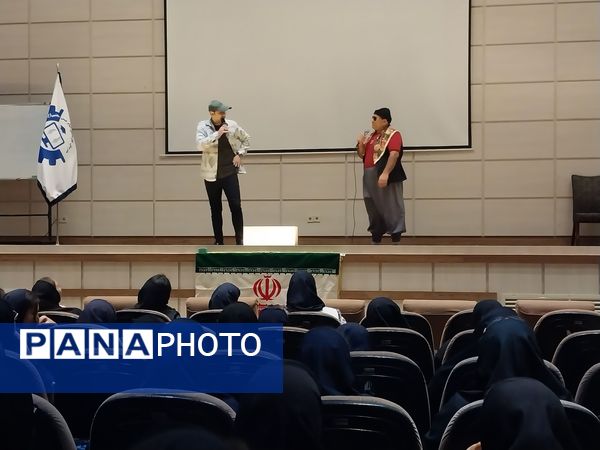 جشن روز دختر در هنرستان امام حسن مجتبی(ع) با حضور مسئولان ناحیه ۶