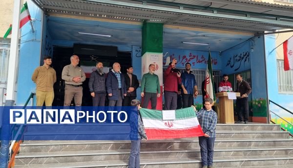 پژواک انقلاب در دل نوجوانان