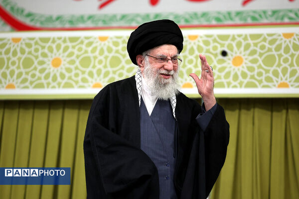 دیدار اقشار مردم با رهبر انقلاب به مناسبت چهل‌وهفتمین سالگرد پیروزی انقلاب اسلامی