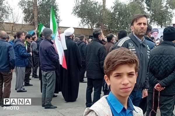 تجدید عهد و پیمان فرهنگیان و مردم چهاردانگه با رهبر و آرمان های انقلاب