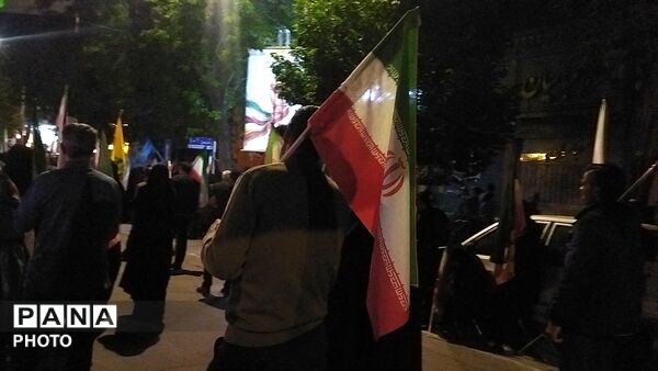 پنجاه و هشتمین شب از ایستادگی مردم در خیابان های نیشابور