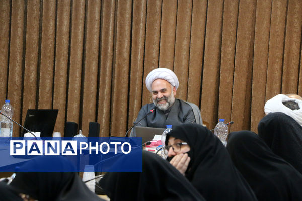 دومین نشست واسطین ازدواج در قم 