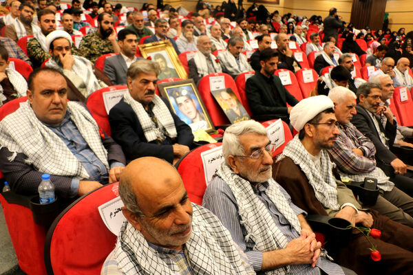 آیین رونمایی از کتاب مربیان شهید قم