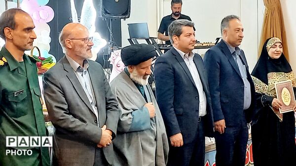 یاد پرواز، در جشن شکوفاییِ تکلیف