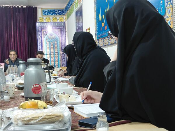 جلسه  مدیران متوسطه اول مدارس در دبیرستان شهرآرا دو