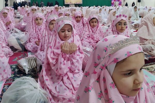 جشن فرشته‌ها در شهر قیامدشت ری یک