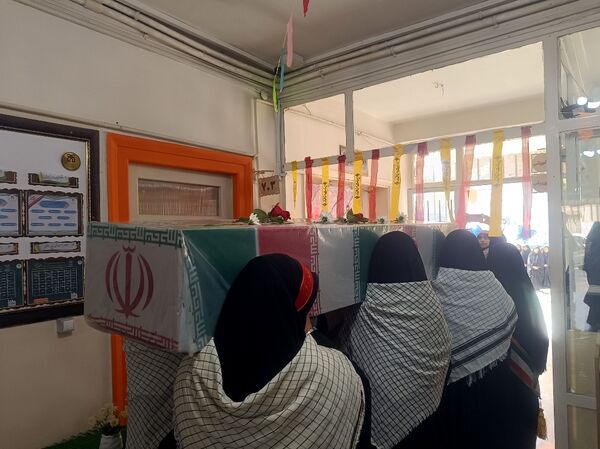 افتتاح وتشکیل سنگر رفافت در دبیرستان دخترانه امام حسین (ع) واحد۳