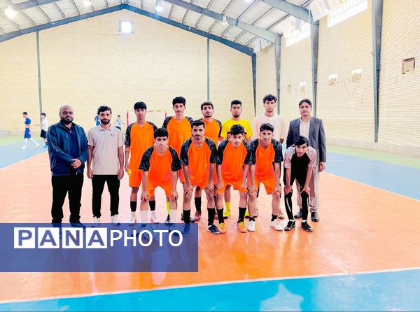 قهرمانی علامه محمدتقی گرو در مسابقات فوتسال سالگرد پیروزی انقلاب در سندرک