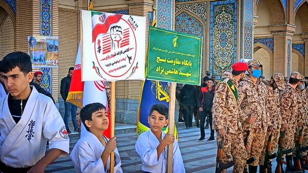 نمایش اقتدار بسیج با حضور مسئولین کشوری