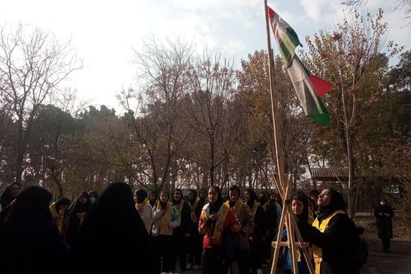 برگزاری اردو تمشک با حضور دانش‌آموزان منطقه کهریزک 