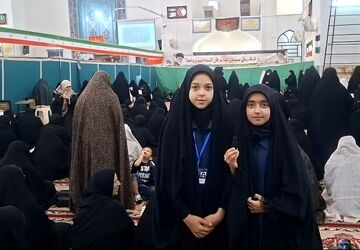 نماز جمعه پشتوانه انقلاب است