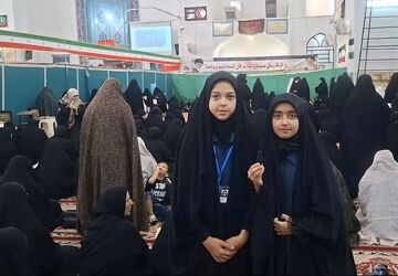 نماز جمعه پشتوانه انقلاب است