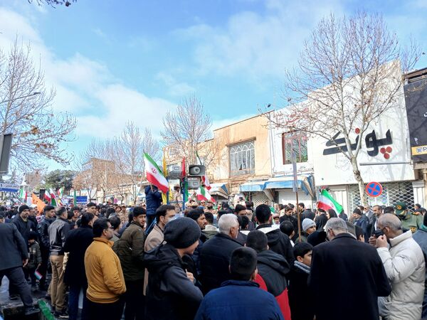 راهپیمایی ۲۲بهمن در شهرستان کاشمر با حضور پر رنگ مردم برگزار شد 