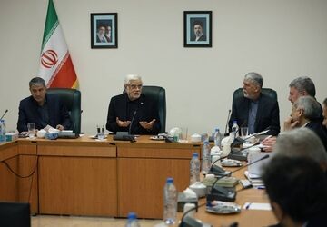 فرهنگ با بخشنامه و نگاه قیم‌مآبانه اصلاح نمی‌شود/ ضرورت بازمعماری فرهنگی در کشور