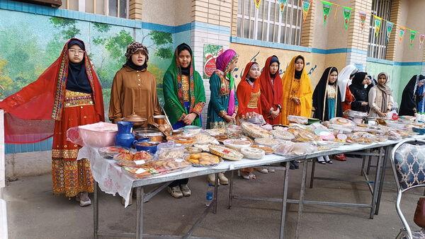 جشنواره لباس و غذاهای محلی در شهر قنوات 
