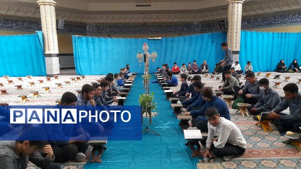 محفل انس با قرآن و تجلیل از نفرات برتر  مسابقات قرآنی در مسجد جامع خامس آل عبا در شهرستان ملارد