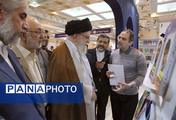 بازدید رهبر معظم انقلاب اسلامی از سی‌وپنجمین نمایشگاه کتاب تهران