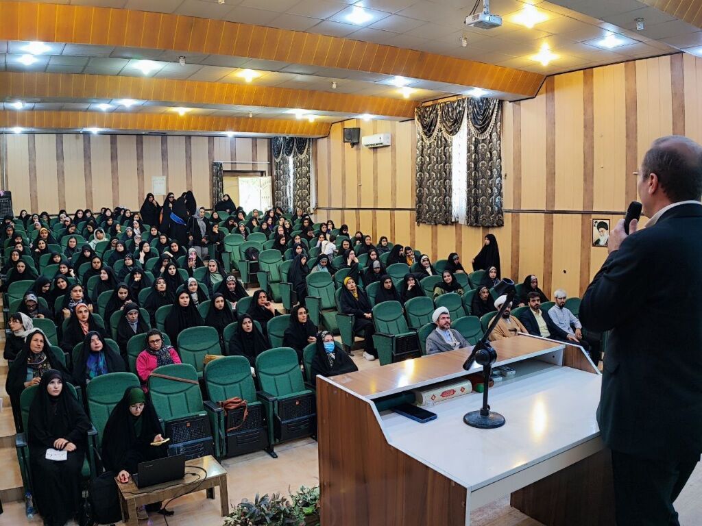 همایش تجلیل از دانش‌آموزان انجمن اسلامی شهرستان مانه و سملقان