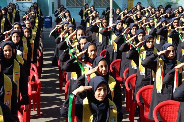 برگزاری همایش یاوران انقلاب در مدرسه حضرت ولیعصر(عج)