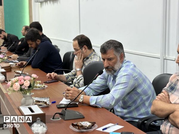 نشست هماهنگی مراسم استانی «احلی من العسل» در اسلامشهر