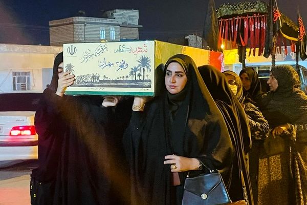 عشق و شور مردم میناب در تشیع پیکر شهدای گمنام