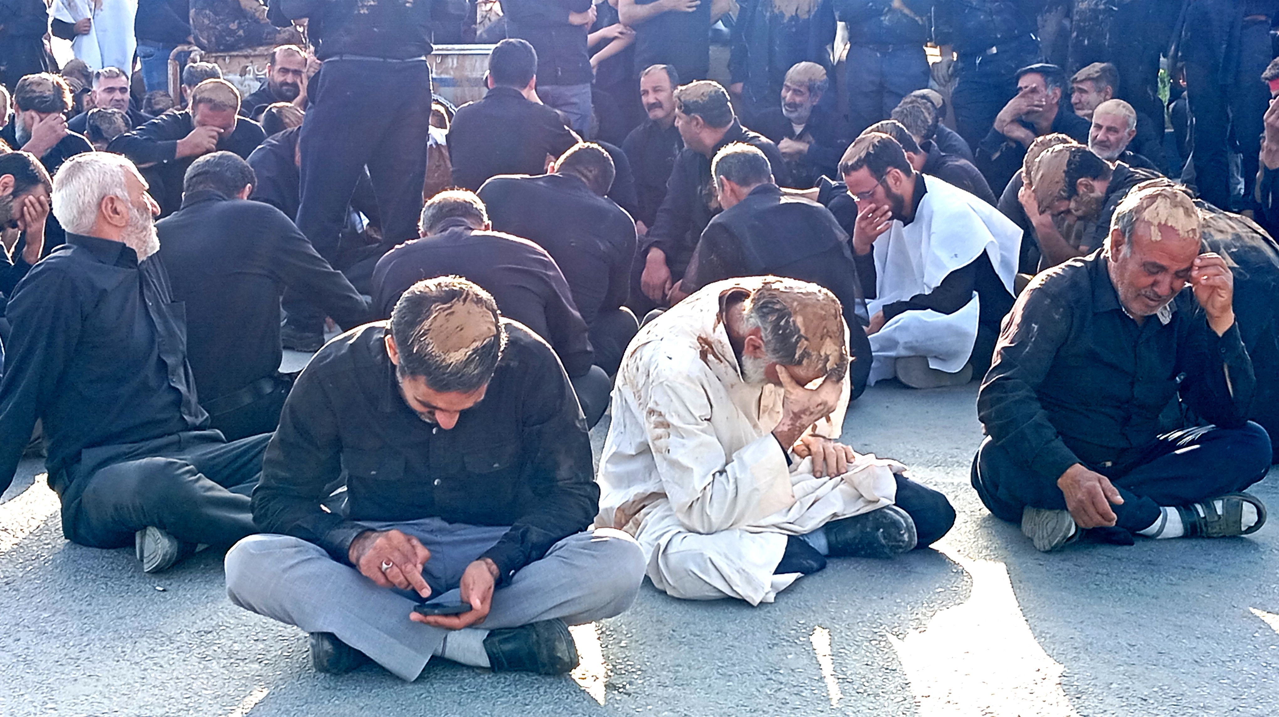 «علم‌ها در آب» سنت عاشورایی مردم بن 