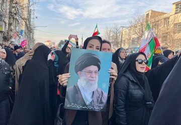 اجتماع بزرگ مردم کرج در راهپیمایی ۲۲ دیماه 