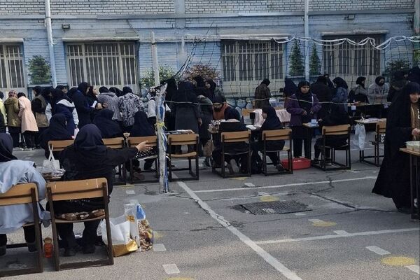برگزاری بازارچه اقتصادی در دبیرستان شاهد تکتم
