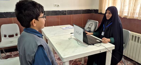 آثار دانش اموزان هنرمند کاشمر در کانون عاطفه 