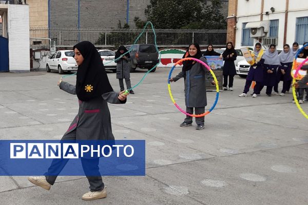 افتتاح سومین المپیاد ورزشی درون‌مدرسه‌ای در دبیرستان فرزانگان قائمشهر