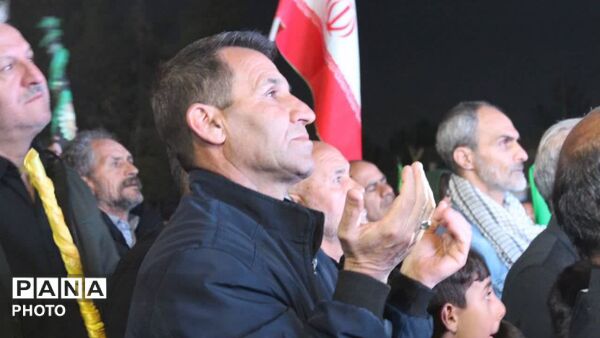 ما پای عهدمان با انقلاب می‌مانیم