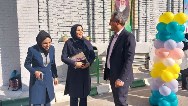 بازارچه کمک به غزه در هنرستان کاردانش امام حسن مجتبی (ع) ناحیه۶ مشهد