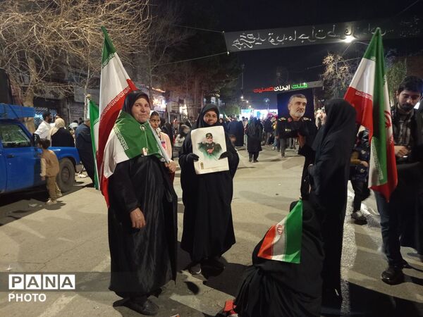 پیمان دوباره با رهبری با نوای رسای مهدی رسولی در آیین تجدید بیعت 