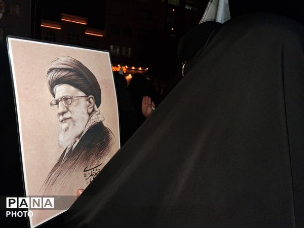 حماسه سازی مردم نیشابور در بیستمین شب از راهپیمایی های مردمی بلوار فضل 
