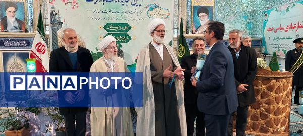 آیین غبارروبی ضریح مطهر حضرت علی‌بن‌امام‌محمدباقر(ع) 