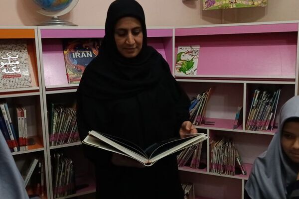  بازدید هدفمند دانش‌آموزان ورامینی از کتابخانه عمومی